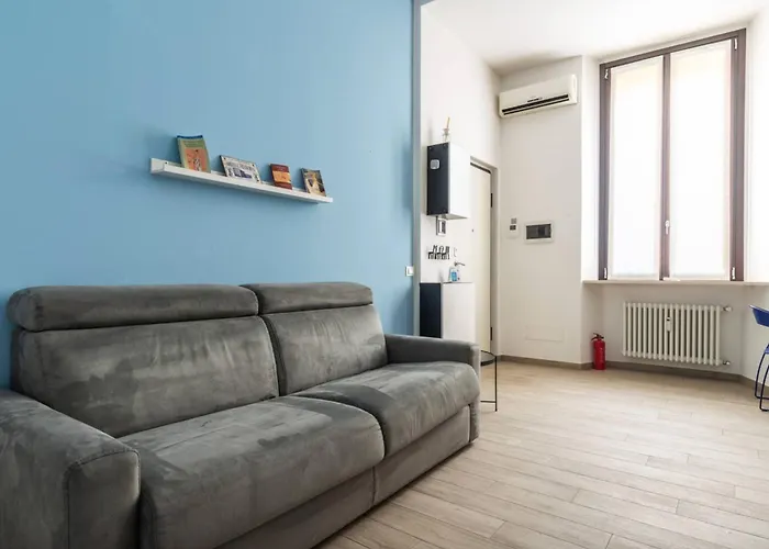 In Piazza A Isola * Milánó